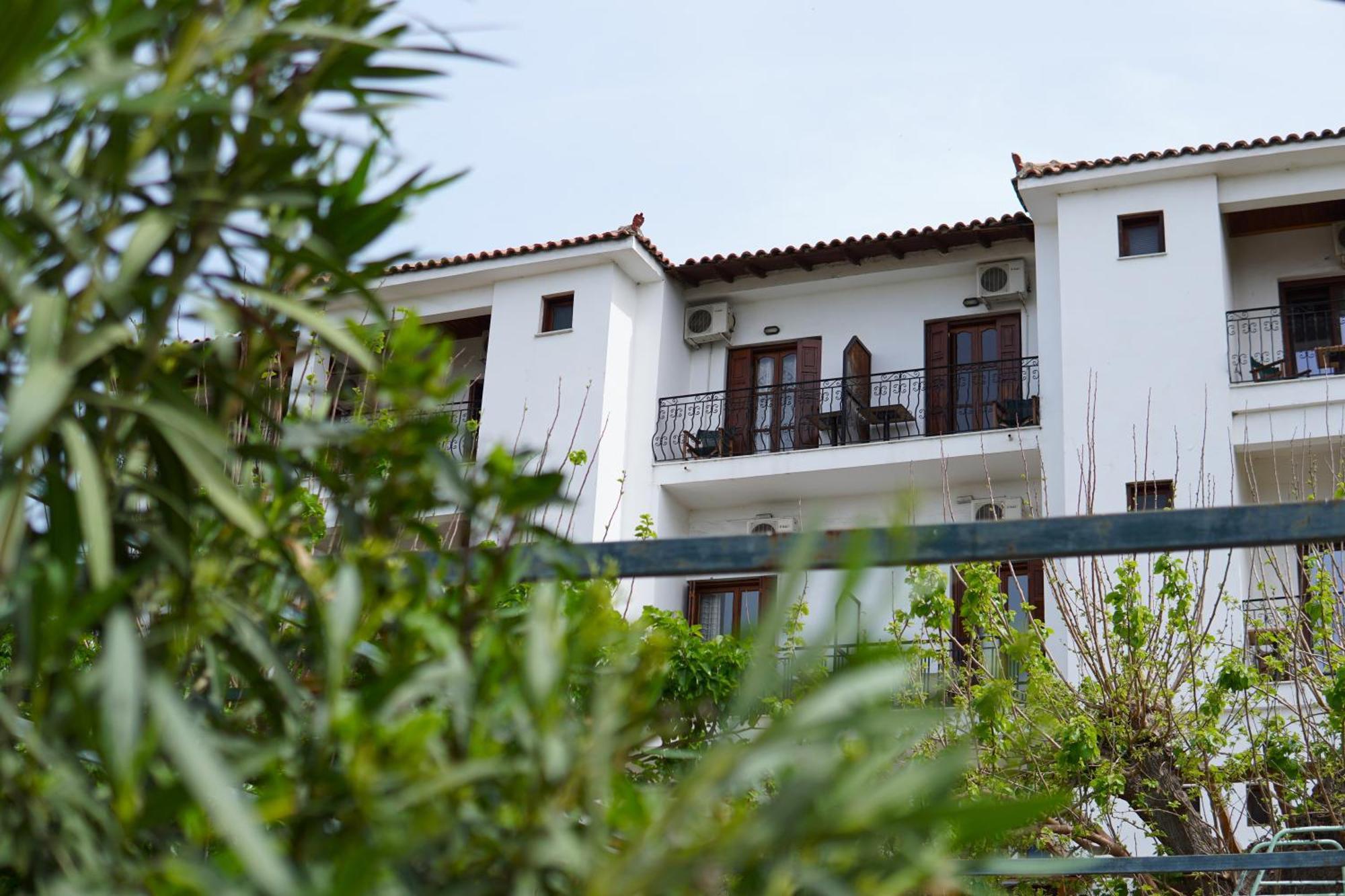 Hotel Defkalion Alli Meria 외부 사진