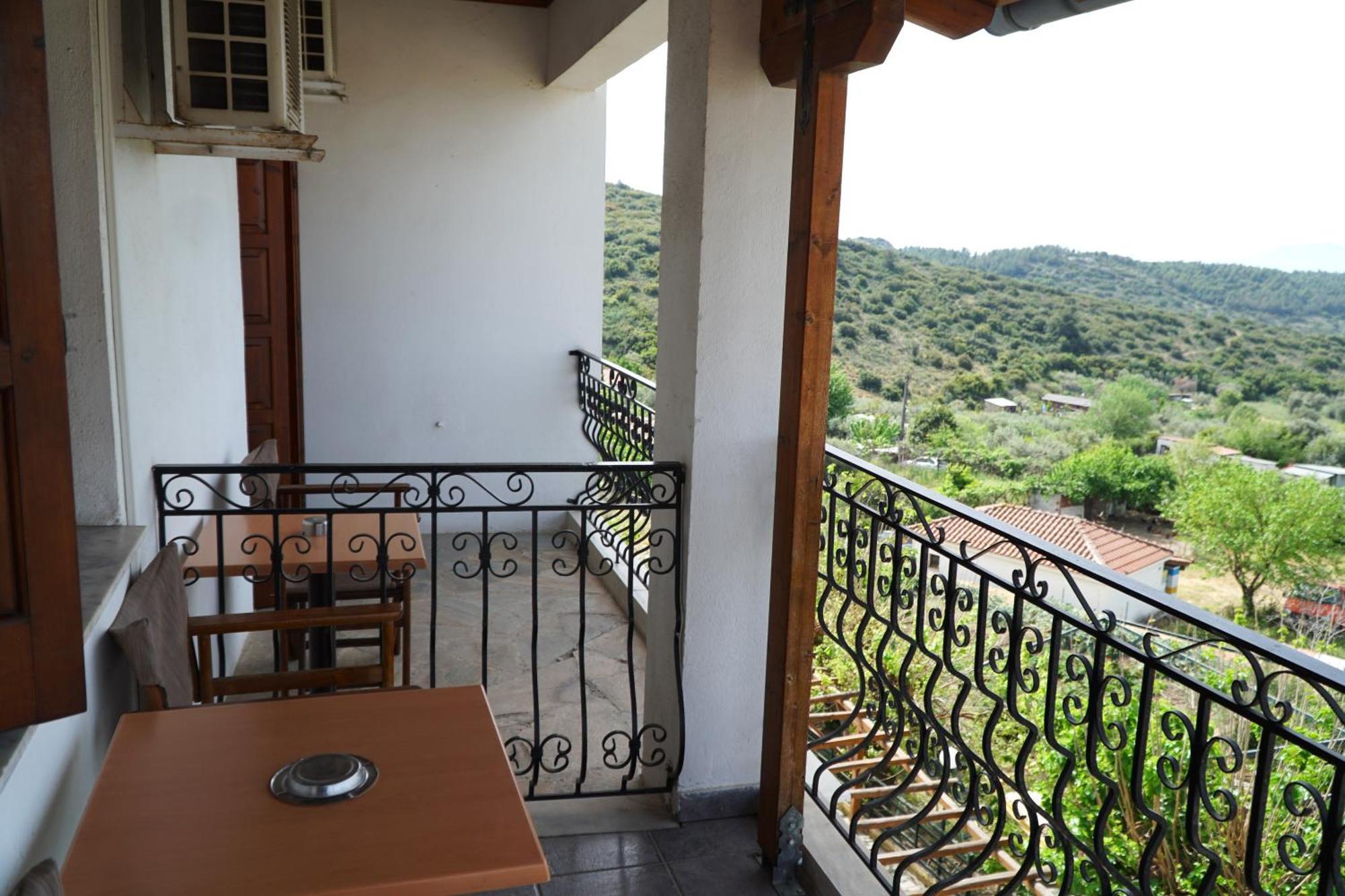 Hotel Defkalion Alli Meria 외부 사진
